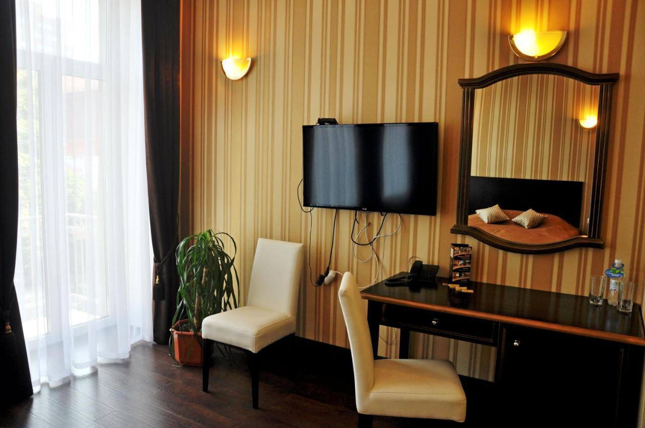 Hotel Business Apartments นิปโปร ภายนอก รูปภาพ
